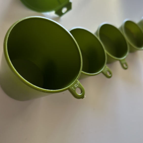 Vintage Kitchen Cooking Measuring Cups 1970 's Avocado Green 6 piece Set Baking - Picture 3 of 7